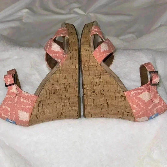 TOMS Sienna Cork Wedge Sandals Coral Cream Size 9.5 NWOT Summer Shoes Vacation - Picture 6 of 9